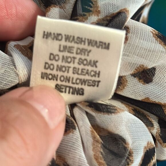 Vintage EL & Company Permanently Tied Semi Sheer Leopard Print Scarf - Picture 6 of 8